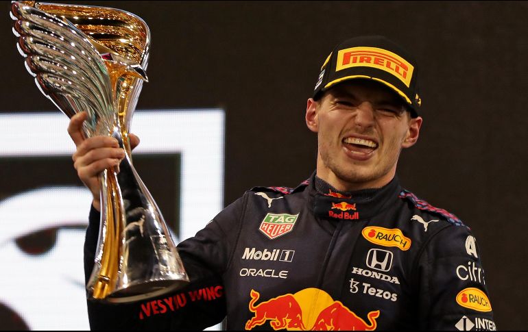 El piloto neerlandés Max Verstappen, de 24 años, se proclamó hoy 12 de diciembre campeón del mundo de Fórmula 1 por primera vez en su carrera. AP / K. Jebreili
