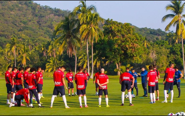 CON TODO. A través de un comunicado en sus redes sociales oficiales, el Rebaño compartió la noticia de su nuevo refuerzo, el cual proviene del FC Barcelona. TWITTER/@Chivas