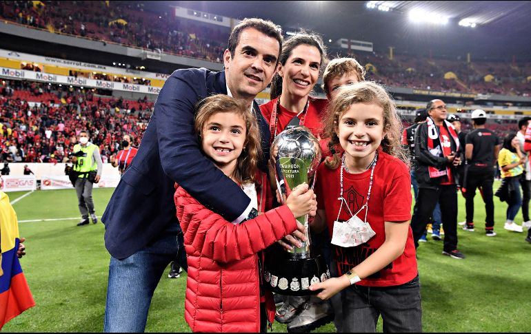 UNA NIÑA FIEL. José Riestra festejó el título con su familia. Apenas una semana antes, la celebración de su hija por pasar a la final se había hecho viral. IMAGO7