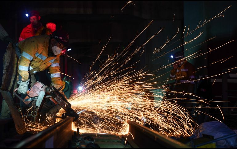 En octubre se alcanzó una recuperación completa respecto al nivel prepandemia; a noviembre se supera dicho nivel por 319 mil 514 puestos. XINHUA/D. Ting