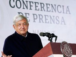 AMLO informó que al término de aplicación de la vacuna contra el COVID-19 de refuerzo para los mayores de 60 años y más se continuará con personal de salud y maestros. EFE / ARCHIVO