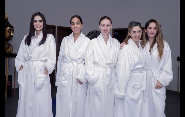 Ale Infante, Paola Logar, Piti De Silva, Paola Orozco e Inés Camberos.GENTE BIEN JALISCO/CLAUDIO JIMENO