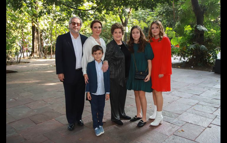 Javier Rivera, Karina Orendain, Javier Octavio Rivera, María Luisa Fabris, Andrea Rivera y Antonella Rivera.GENTE BIEN JALISCO/TONY MARTÍNEZ