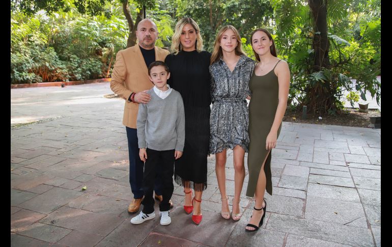 Juan Pablo Martínez, Pablo Martínez, Gabriela Orendain, Fernanda Martínez y Mariana Martínez.GENTE BIEN JALISCO/TONY MARTÍNEZ