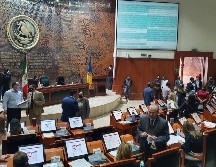 En la misma sesión, se guardó un minuto de silencio en memoria del exgobernador Jorge Aristóteles Sandoval Díaz. EL INFORMADOR/R. Rivas