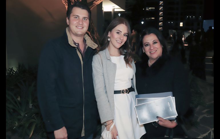 Luis Enrique Navarro, Diana Calderón y Aida González. GENTE BIEN JALISCO/ CLAUDIO JIMENO