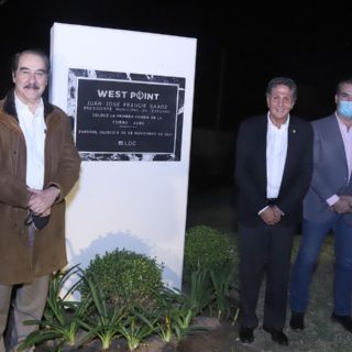 Primera piedra de la Torre 4000