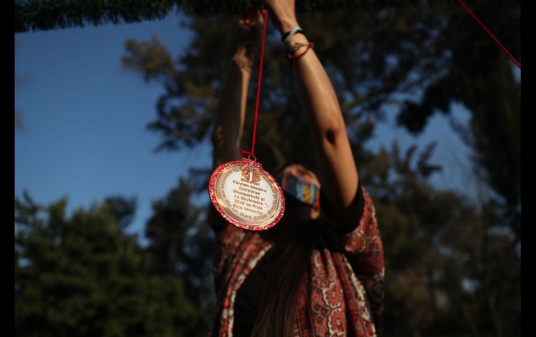 Se pueden ver sus rostros y sus fechas de desaparición, una manera de recordar que estas 500 personas son solo una parte de las decenas de miles de desaparecidos en el país. EFE / S. Gutiérrez