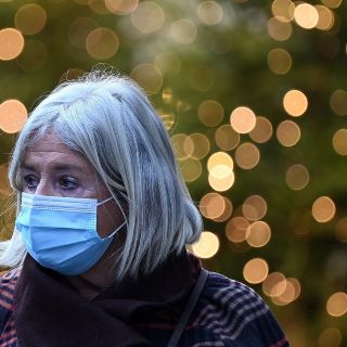 La OMS recomienda limitar las reuniones navideñas