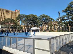 Preparativos este miércoles en la pista de hielo en Paseo Alcalde, en Guadalajara. EL INFORMADOR/I. Murakami