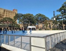 Preparativos este miércoles en la pista de hielo en Paseo Alcalde, en Guadalajara. EL INFORMADOR/I. Murakami