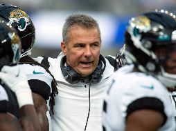 El dueño de los Jaguars despidió a Urban Meyer tras enterarse de que este le dio una patada a un ex jugador que estuvo en el equipo de la AFC hasta el pasado mes de octubre. AP / ARCHIVO