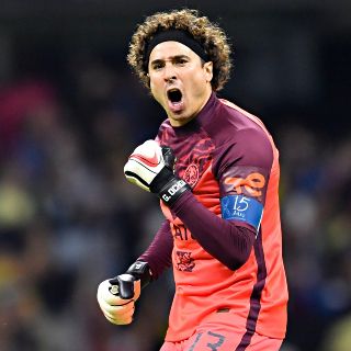 Guillermo Ochoa es elegido como el mejor portero de la Concacaf