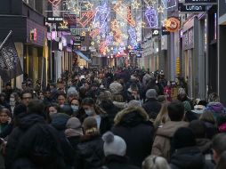 Prevén que en Países Bajos la variante ómicron adelantará a delta y será la dominante a final de año. AP / P. Dejong