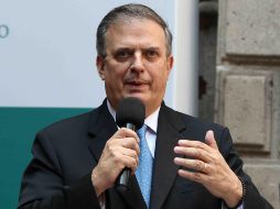 Ebrard aseguró que posponer el ejercicio busca evitar que en la consulta se confirme la alta aprobación de AMLO en el país. SUN/ARCHIVO