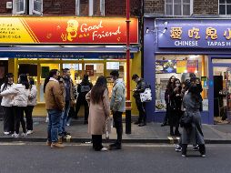 Reino Unido impuso recientemente la obligatoriedad de llevar cubrebocas en el transporte público y espacios cerrados. EFE / V. Flores