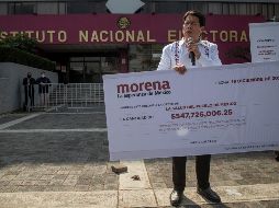 Delgado acudió hoy a la sede del INE en la Ciudad de México y pidió al instituto que acepte una devolución de 547 millones 727 mil pesos de las prerrogativas de Morena. EFE/M. Hartz