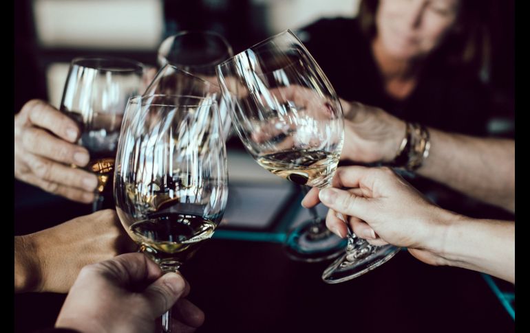 Los cocteles con un toque de carajillo harán la diferencia / Photo by Scott Warman on Unsplash