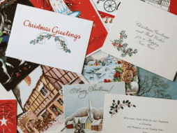Las Tarjetas Navideñas son un regalo tradicional de estas fiestas decembrinas. UNSPLASH/ANNIE SPRATT