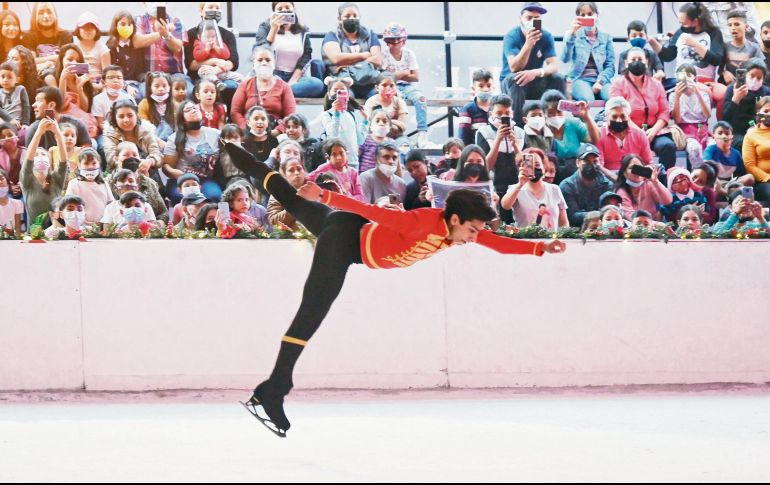 Ayer, Donovan Carrillo ofreció una exhibición como parte de las actividades de la Posada Ilusionante. ESPECIAL/Gobierno de Jalisco