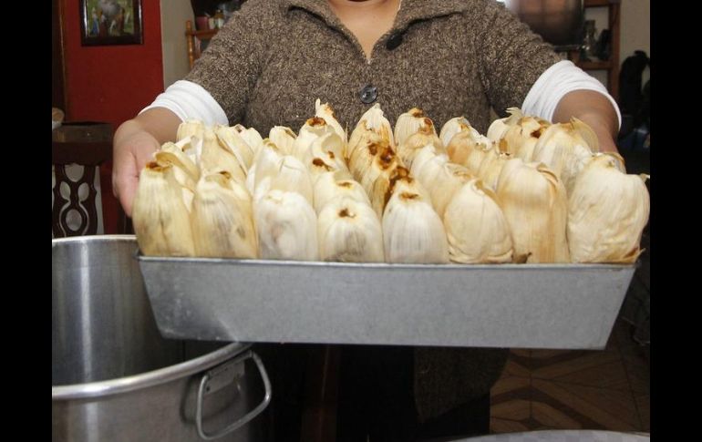 Si las personas ya tienen alguna enfermedad, como diabetes o hipertensión, la alimentación decembrina rica en calorías, complica más estos padecimientos. NTX / ARCHIVO