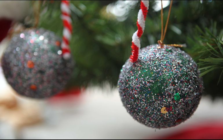 Este 24 y 25 de diciembre a todos nos llena el espíritu del júbilo, y es normal que no den ganas de enviarle un mensaje a esa persona que queremos. EL INFORMADOR / ARCHIVO