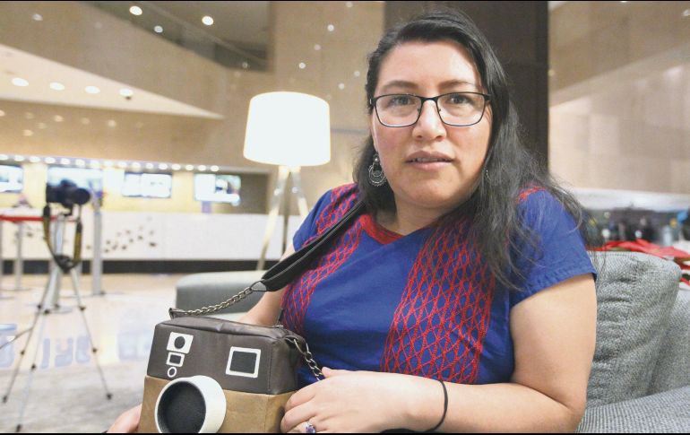 Lingüista. Yásnaya Elena A. Gil comparte su proceso literario con “Ää: manifiestos sobre la diversidad lingüística”. El Informador/ A. Camacho