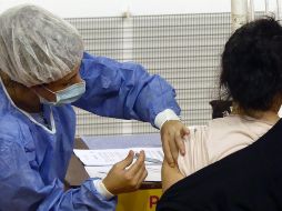 La caída de los números ha sido atribuida al avance en la campaña de inmunización. EFE/E. García