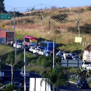 Accidente en carretera a Morelia paraliza el tráfico