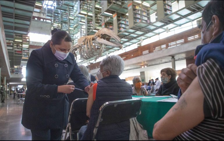 Dentro del programa de vacunación anti COVID-19 se han aplicado 148.5 millones de dosis en todo México. EFE/ARCHIVO