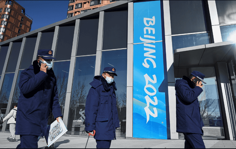 Prevención. Las restricciones en los Olímpicos de invernales serán más severas que en los Juegos de Tokio 2020, también celebrados en la pandemia. AFP/ J. Gao
