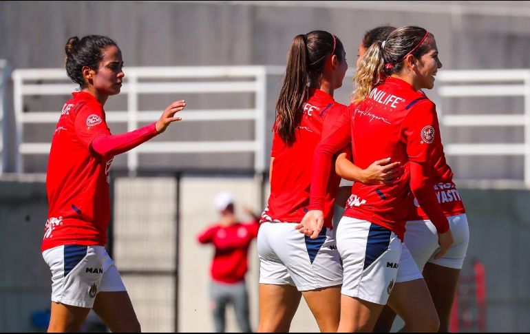 GOLEAN. Las anotaciones corrieron por cuenta de Rubí Soto, Luisa de Alba y Alicia Cervantes, quien colaboró con un doblete. TWITTER/@ChivasFemenil