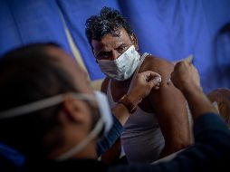 Tedros insiste en la necesidad de vacunarse contra el COVID-19 y señala que 