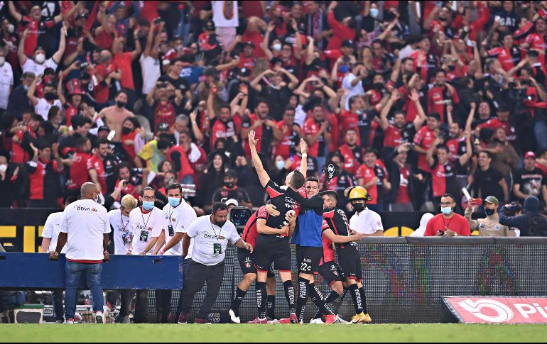 El argentino Julio Furch se encargó de cobrar el quinto y definitivo penal para Atlas, el que les dio el título a los de Guadalajara y liberó al equipo y los aficionados de la pesada loza que cargaban por mucho tiempo. IMAGO7