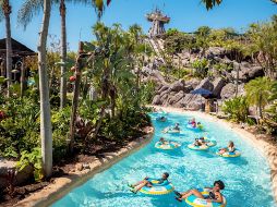 Fotografía cedida por Disney World que muestra la atracción Castaway Creek dentro del parque Thypoon Lagoon en Orlando. EFE / DISNEY WORLD