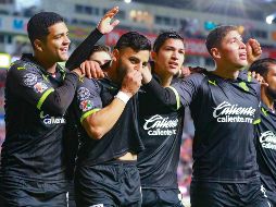 TRIUNFAN. Chivas vino de atrás en el marcador y se impuso por 3-2 en el segundo duelo amistoso ante Necaxa. IMAGO7