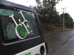 Personal de Ciencias Forenses encontró a su llegada que las puertas de los edificios de la televisora estaban cerradas. EL INFORMADOR/Archivo