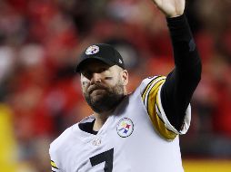 Ben Roethlisberger, de 39 años, cumple su último año de contrato con los Acereros. Ha jugado ahí 18 temporadas. AFP
