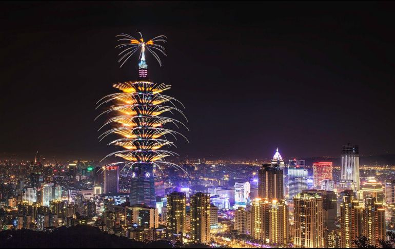 Espectáculo de Año Nuevo en el Taipéi 101. ESPECIAL/CORTESÍA DE TAIPÉI 101.