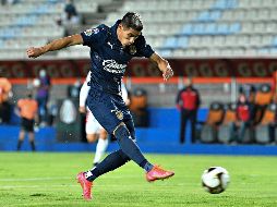 NO SORPRENDE. Uriel Antuna marcó los dos goles de su equipo ante Pachuca, pero la eliminación y su celebración, opacaron su buena actuación en aquel partido. IMAGO7