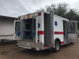 La legisladora panista compartió fotografías del vehículo en sus redes sociales. TWITTER/@LillyTellez