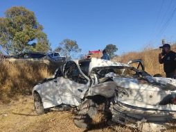 Tras el choque carretero, los vehículos mostraban principalmente los daños en su parte delantera. ESPECIAL/Protección Civil y Bomberos de Jalisco