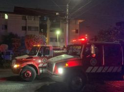 El incendio ocurrió la mañana de este lunes en un departamento ubicado en avenida Santa Rosalía entre Malecón y Patria. ESPECIAL /