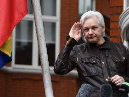 AMLO reiteró su ofrecimiento de asilo para Assange (foto), y consideró que el gobierno estadounidense debe actuar con 