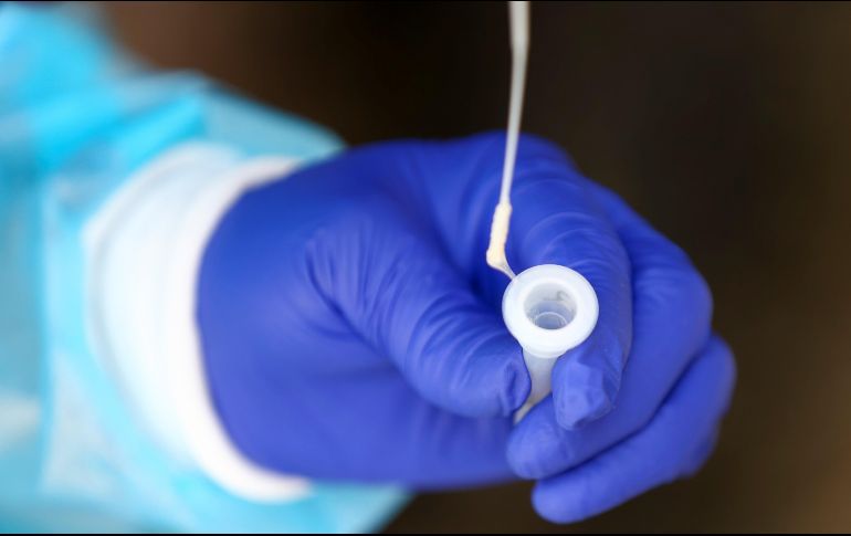 La variante ómicron es altamente contagiosa, por lo que hacen un llamado a extremar precauciones. EFE/J. Jácome