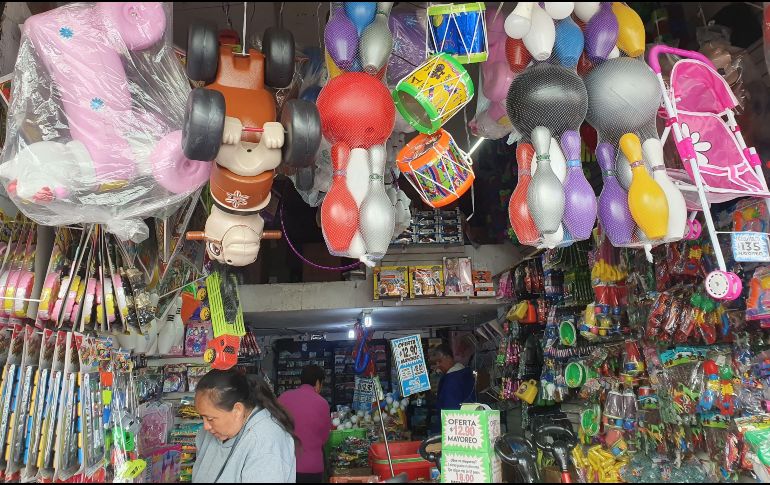 La legisladora señala que los juguetes no debes hacer apología a la violencia, pues influyen en el crecimiento de los menores. EL INFORMADOR/ ARCHIVO