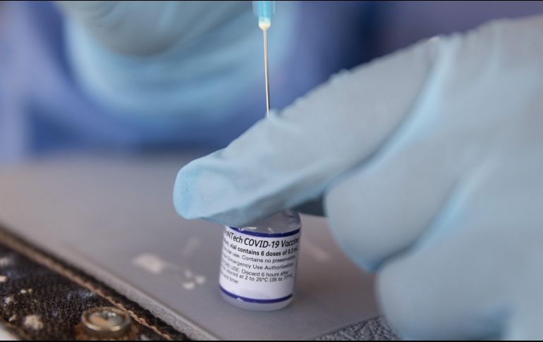 El grupo más avanzado en la vacunación es el de personal de salud, le sigue el personal educativo, jóvenes de 18 y más, y finalmente las personas a partir de 30 años. XINHUA/M. Bazo