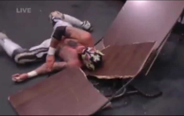 Aún no se sabe algo sobre la lesión de Fénix, ni el tiempo que estará fuera de actividad. TWITTER