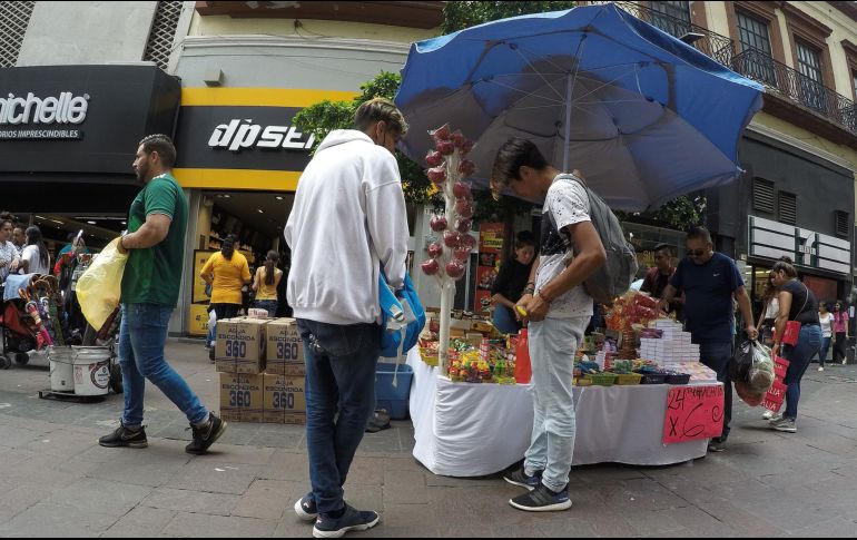 Lemus destacó que les dará alternativas a los comerciantes informales para que puedan trabajar,. EL INFORMADOR/ARCHIVO