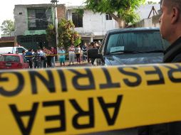 Testigos señalan que el afectado había llegado para que le parcharan una llanta de su moto, cuando varios sujetos armados en una camioneta sin más características le comenzaron a disparar. EL INFORMADOR/ARCHIVO